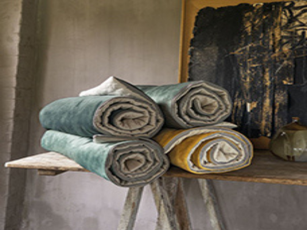 Cortina tecido no varao para casa